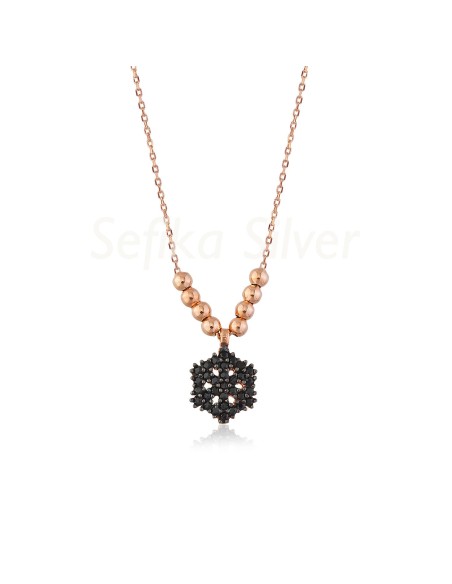Kuyumcudukkani Siyah Taşlı Gold Toplu "Kartanesi" Figürlü Kolye-20638-R-BLK